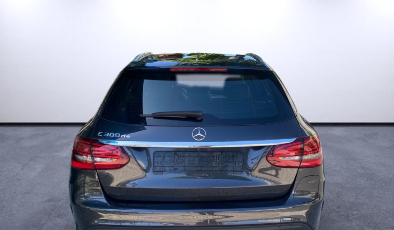 
								Mercedes-Benz C ST 300de AMG full									