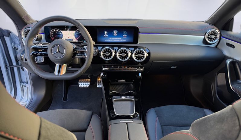 
								Mercedes-Benz CLA SB 250e AMG full									