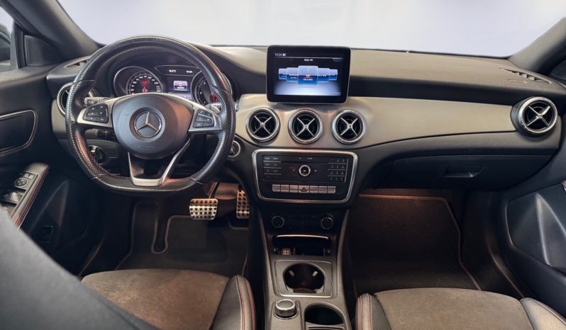 
								Mercedes-Benz CLA 180d AMG Aut full									