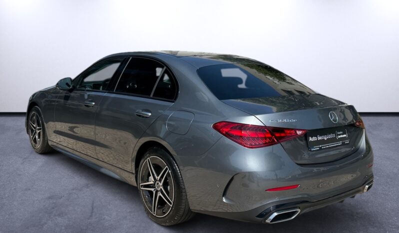
								Mercedes-Benz C 300 de AMG full									