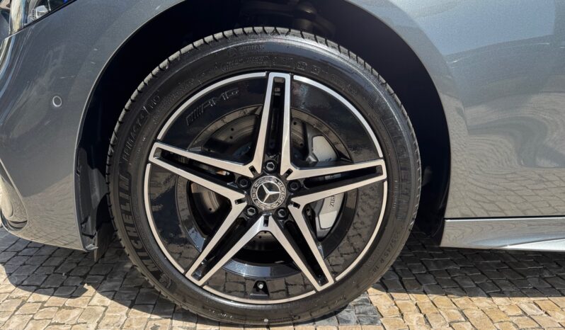 
								Mercedes-Benz C 300 de AMG full									