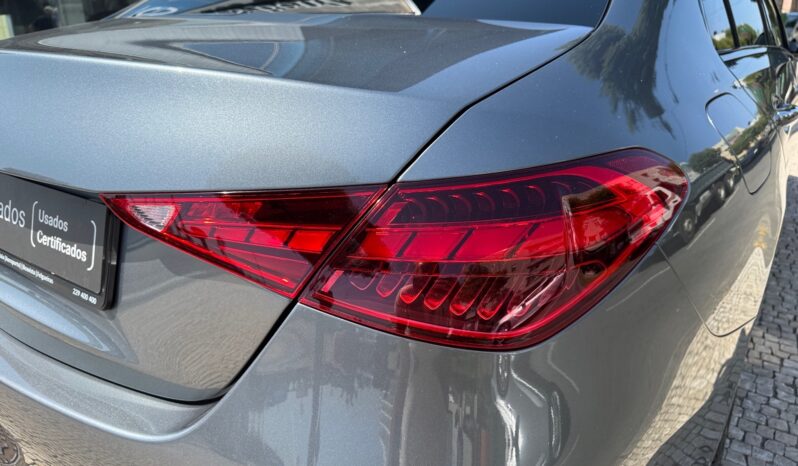 
								Mercedes-Benz C 300 de AMG full									