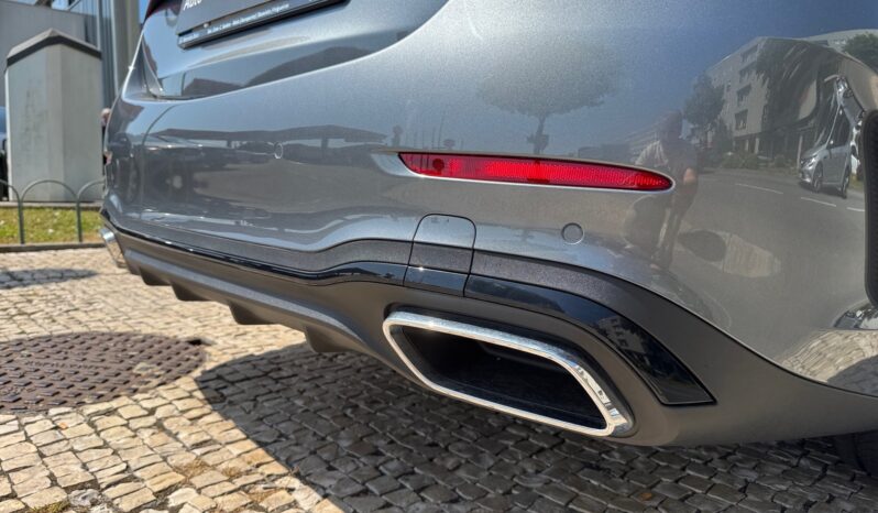 
								Mercedes-Benz C 300 de AMG full									