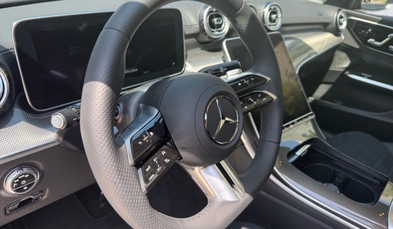 
								Mercedes-Benz C 300 de AMG full									