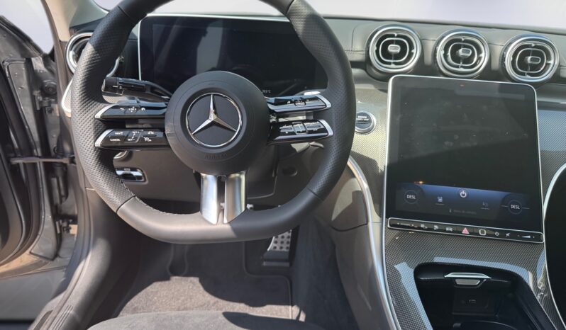 
								Mercedes-Benz C 300 de AMG full									
