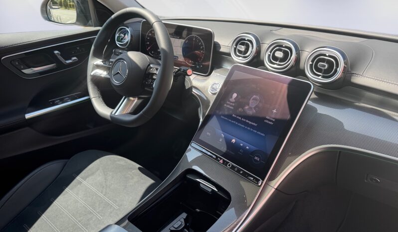 
								Mercedes-Benz C 300 de AMG full									