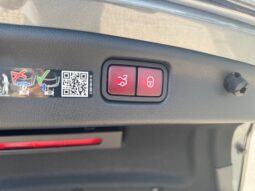 
										Mercedes-Benz C 300 de AMG full									