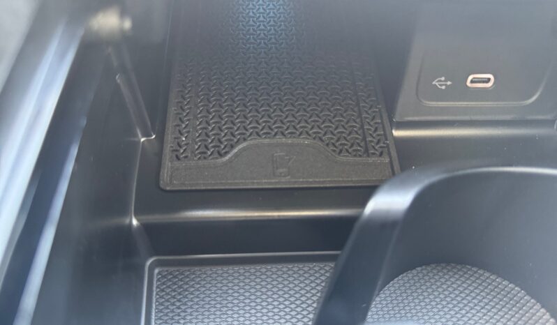 
								Mercedes-Benz C 300 de AMG full									