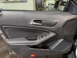 
										Mercedes-Benz GLA 180d Cx Aut URBAN full									