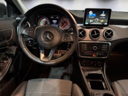 
										Mercedes-Benz GLA 180d Cx Aut URBAN full									