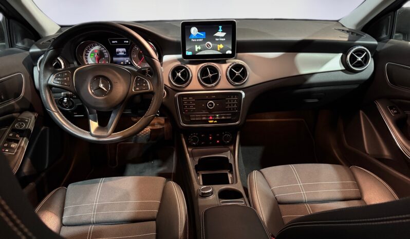 
								Mercedes-Benz GLA 180d Cx Aut URBAN full									