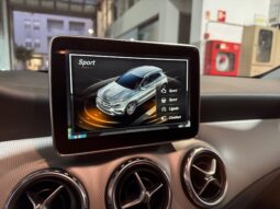 
										Mercedes-Benz GLA 180d Cx Aut URBAN full									