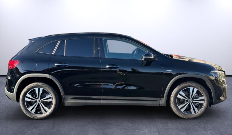 
								Mercedes-Benz GLA 250e Progressive full									