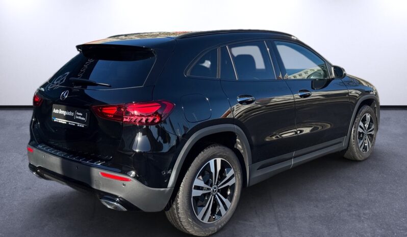 
								Mercedes-Benz GLA 250e Progressive full									