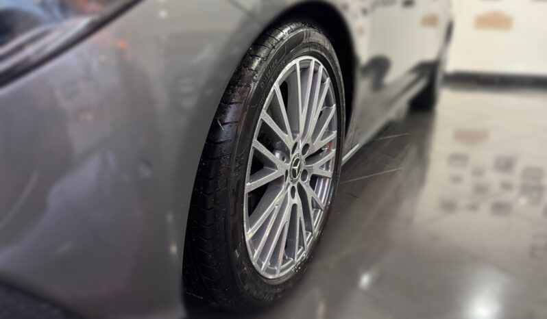 
								Mercedes-Benz CLA 180d Progressive full									