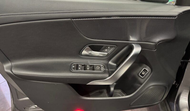 
								Mercedes-Benz CLA 180d Progressive full									