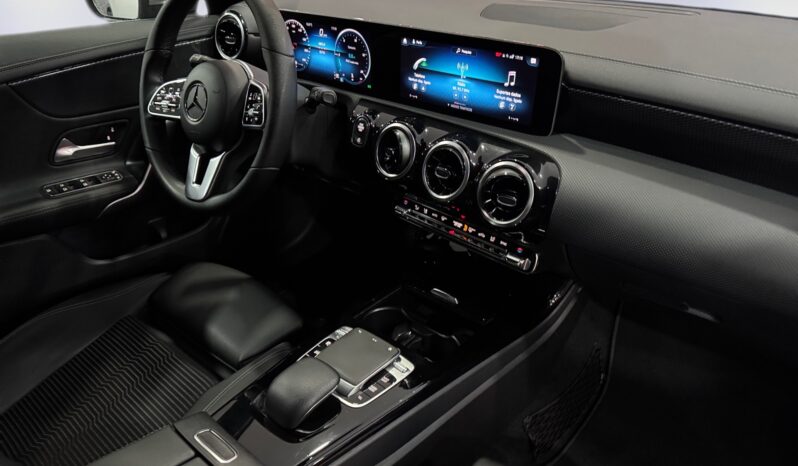 
								Mercedes-Benz CLA 180d Progressive full									