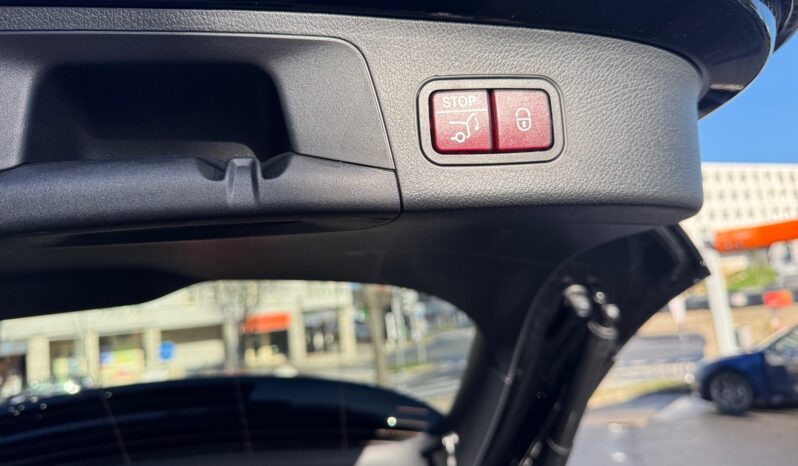 
								Mercedes-Benz GLA 250e Progressive full									