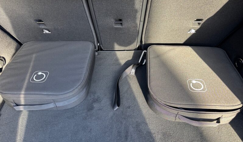 
								Mercedes-Benz GLA 250e Progressive full									