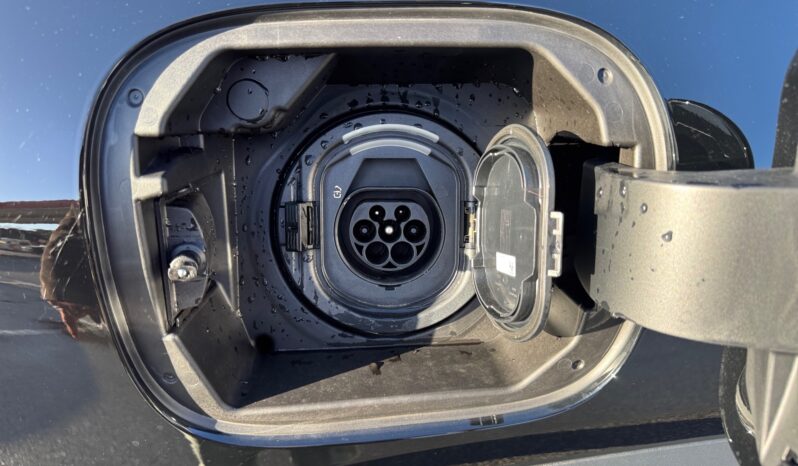 
								Mercedes-Benz GLA 250e Progressive full									