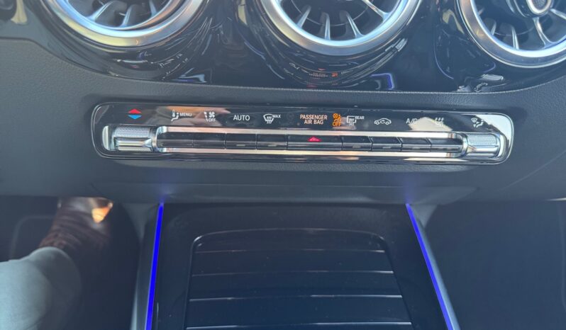 
								Mercedes-Benz GLA 250e Progressive full									