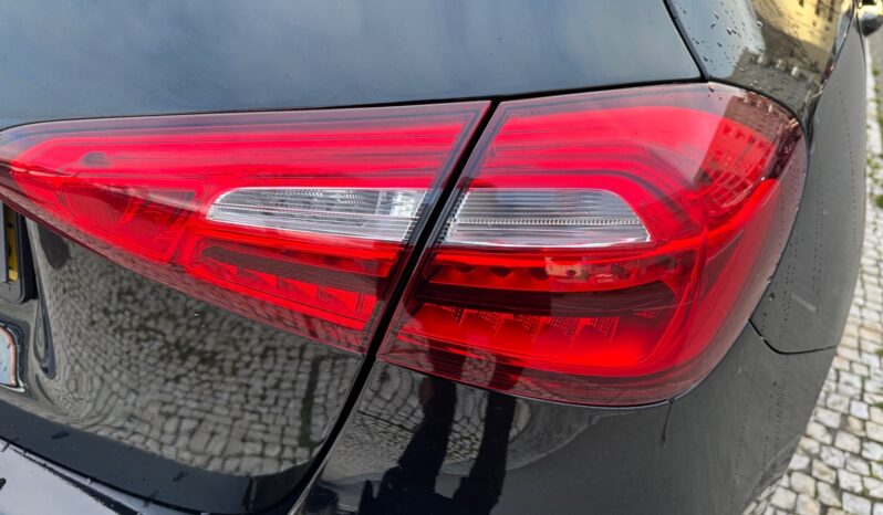 
								Mercedes-Benz A 180d Style Plus full									