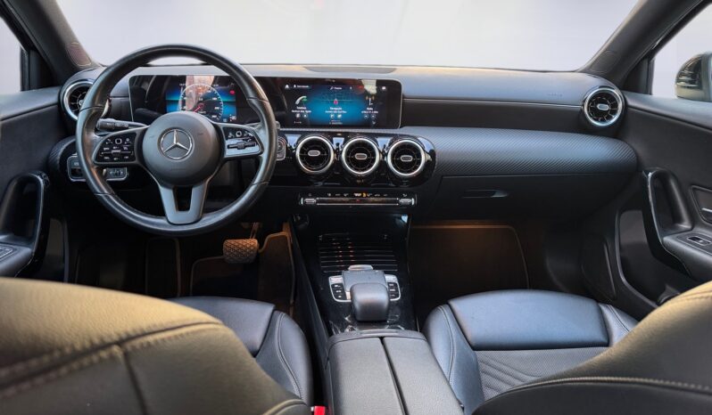 
								Mercedes-Benz A 180d Style Plus full									