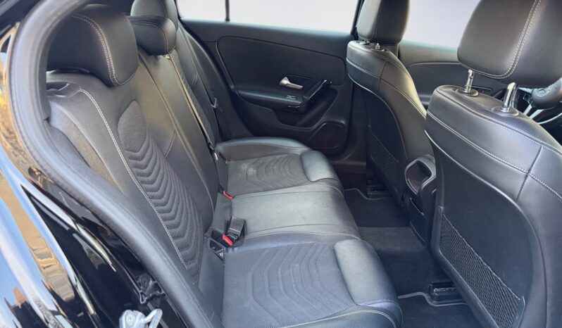 
								Mercedes-Benz A 180d Style Plus full									