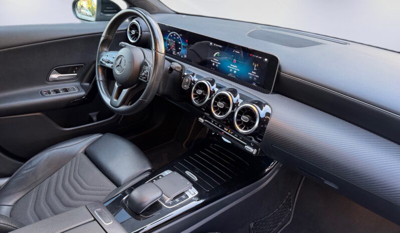 
								Mercedes-Benz A 180d Style Plus full									