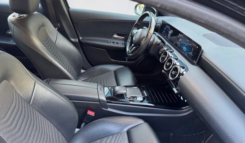 
								Mercedes-Benz A 180d Style Plus full									