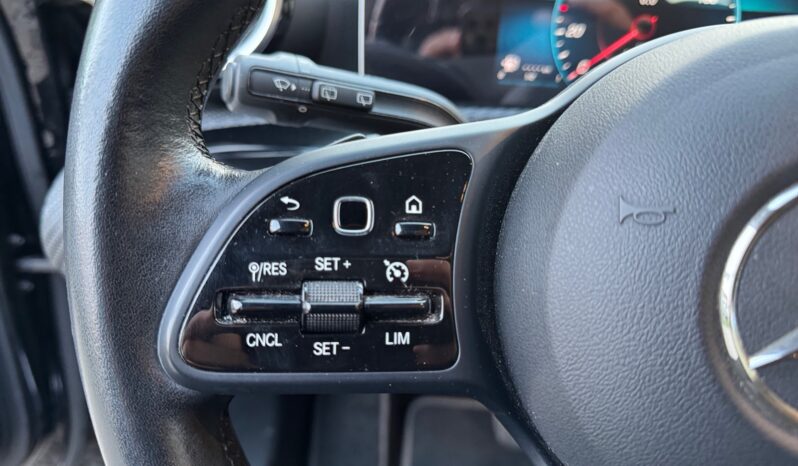 
								Mercedes-Benz A 180d Style Plus full									