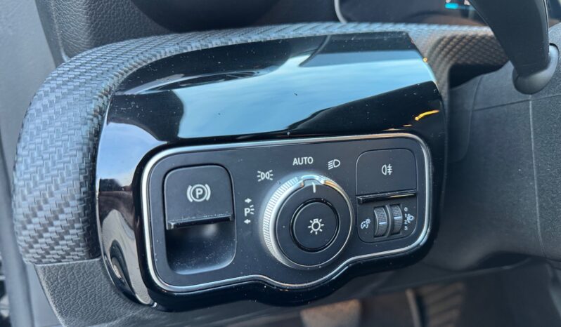 
								Mercedes-Benz A 180d Style Plus full									