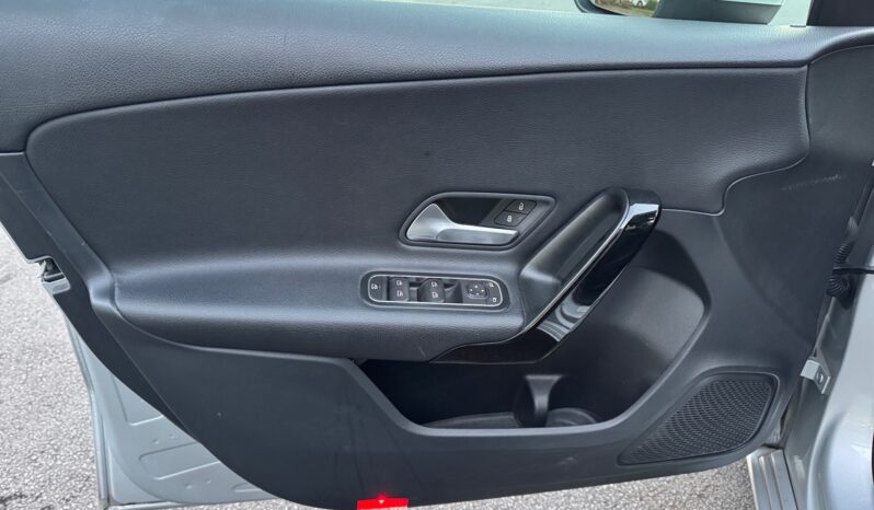 
								Mercedes-Benz Classe A 180d Style Plus full									