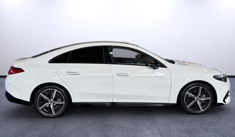 
								Mercedes-Benz CLA 180 AMG Full Hybrid full									