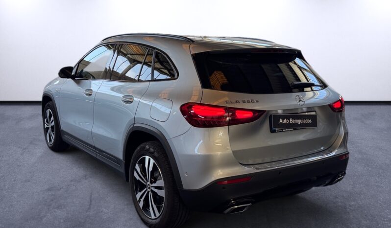 
								Mercedes-Benz GLA 250e Progressive full									