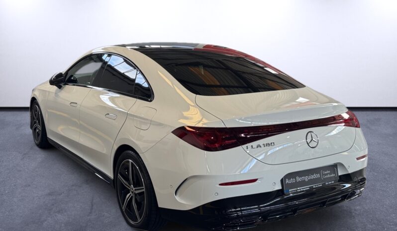 
								Mercedes-Benz CLA 180 AMG Full Hybrid full									