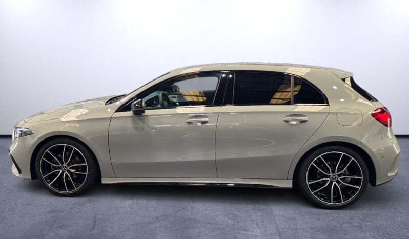 
								Mercedes-Benz A180d AMG full									