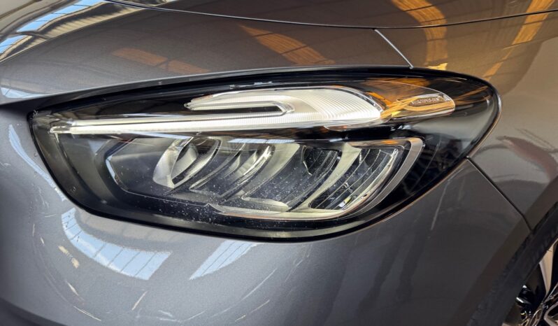 
								Mercedes-Benz B 180 d Style Plus full									