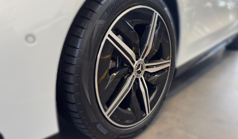 
								Mercedes-Benz CLA 180 AMG Full Hybrid full									