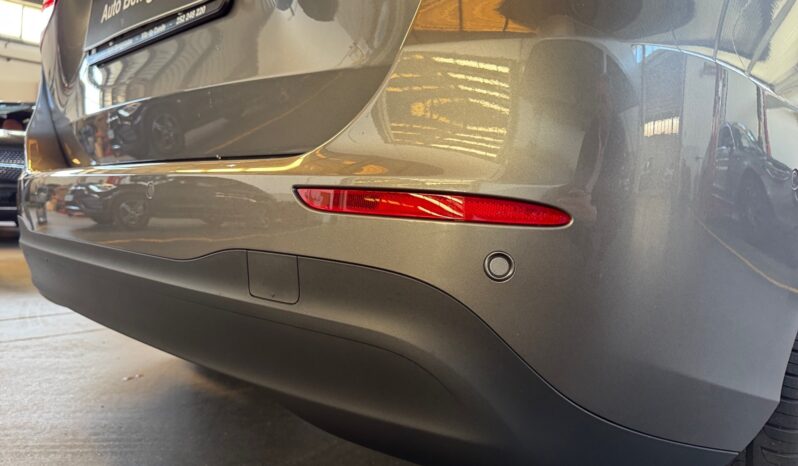 
								Mercedes-Benz B 180 d Style Plus full									