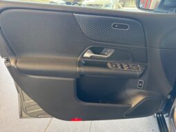 
										Mercedes-Benz B 180 d Style Plus full									