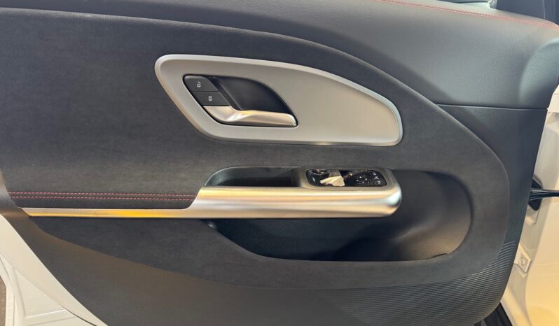 
								Mercedes-Benz CLA 180 AMG Full Hybrid full									