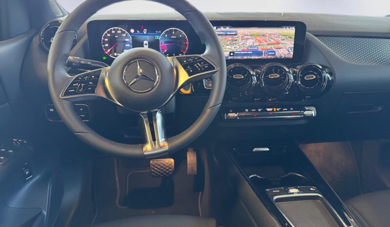 
								Mercedes-Benz B 180 d Style Plus full									