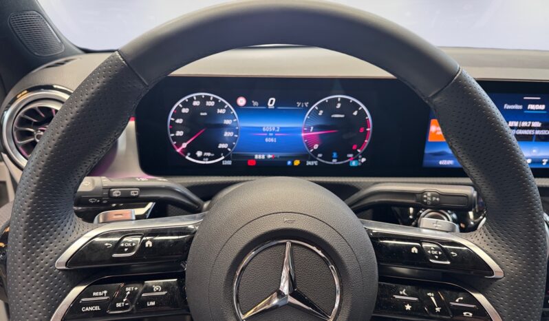 
								Mercedes-Benz A180d AMG full									