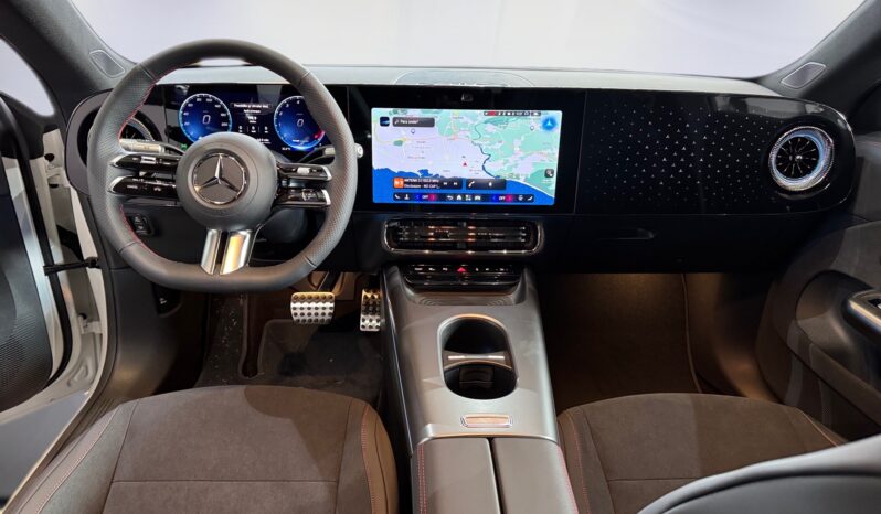 
								Mercedes-Benz CLA 180 AMG Full Hybrid full									