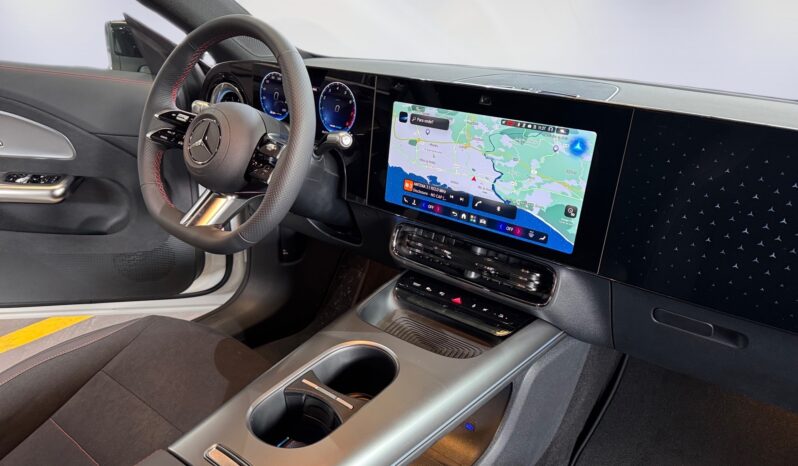 
								Mercedes-Benz CLA 180 AMG Full Hybrid full									