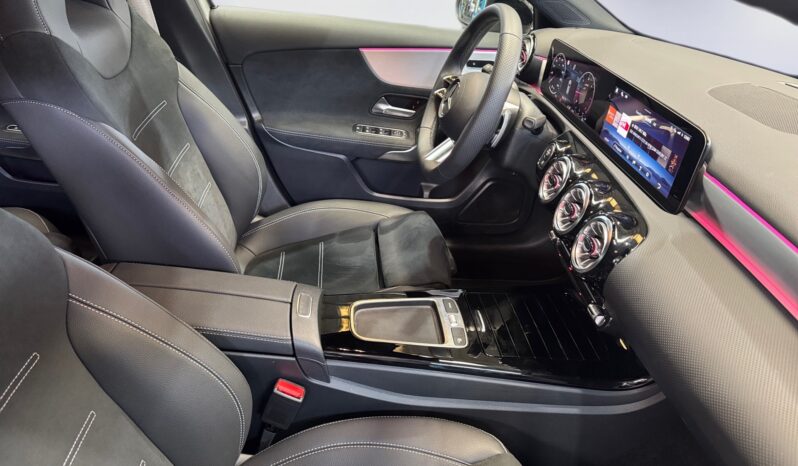 
								Mercedes-Benz A180d AMG full									