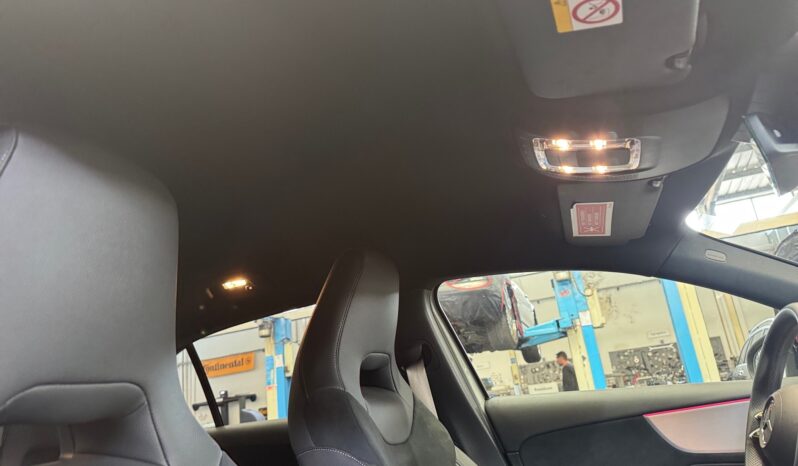 
								Mercedes-Benz A180d AMG full									