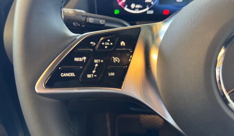 
								Mercedes-Benz B 180 d Style Plus full									