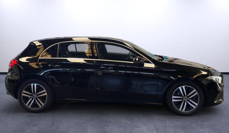 
								Mercedes-Benz A 180d Progressive full									